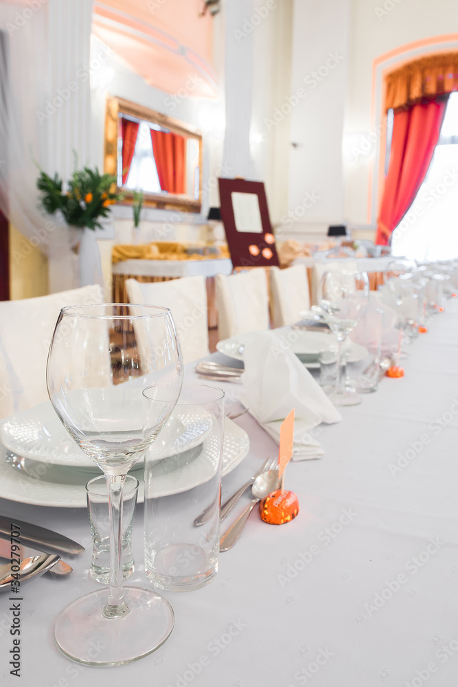 restaurant tableware
restaurant tableware