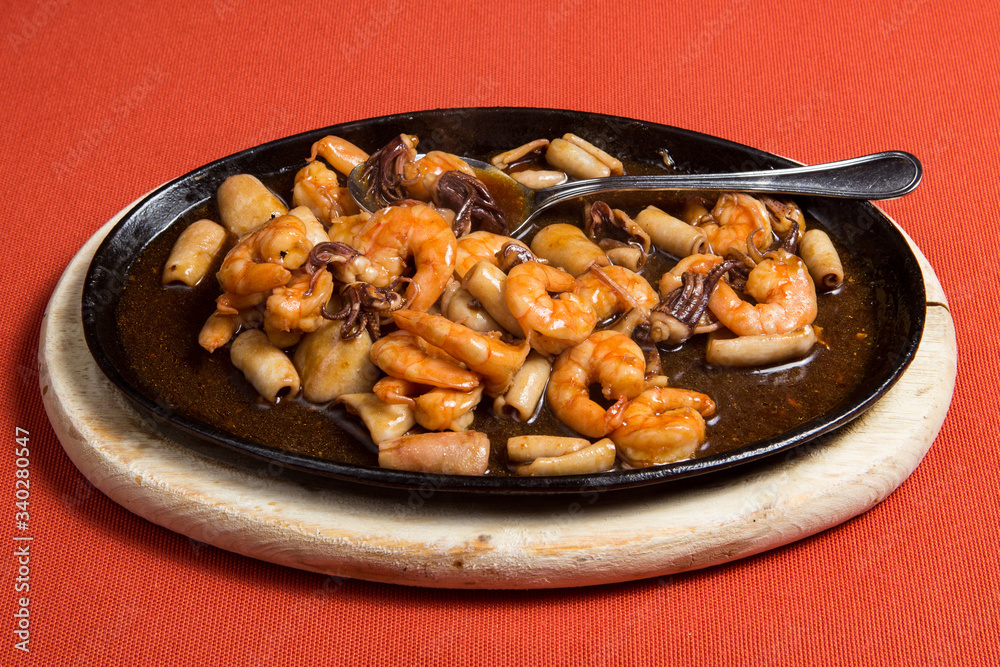 Grilled prawns and squid Grilled prawns and squid