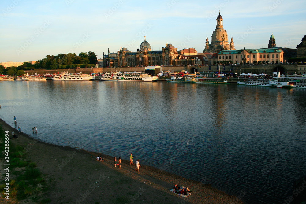 Terrassenufer in Dresden, Canaletto Terrassenufer in Dresden, Canaletto