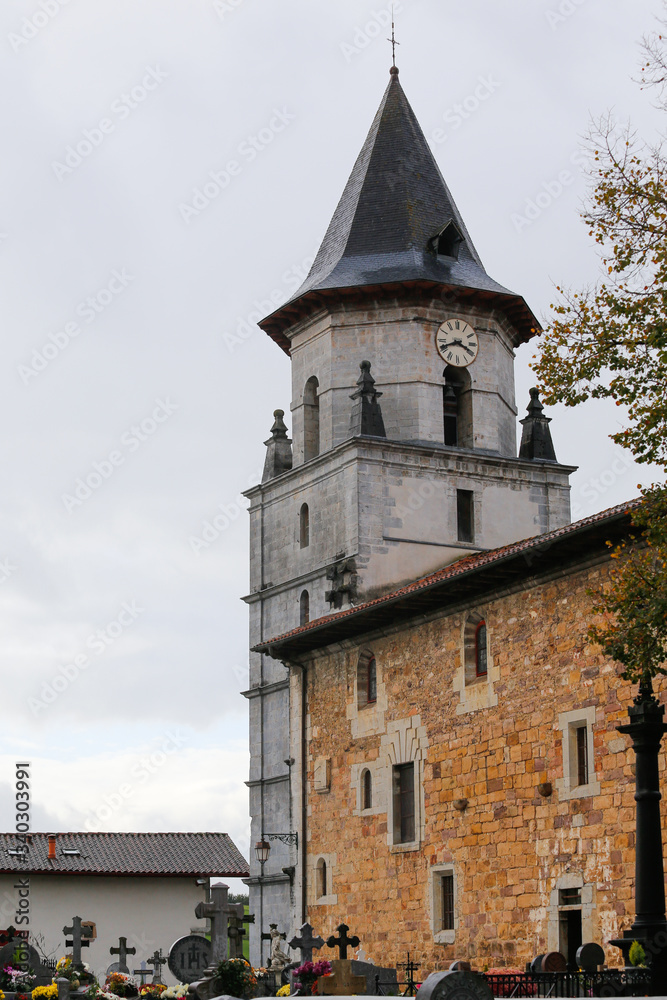 house of god, tour, architecture, bâtiment, ciel, religions, vieux, europe, bleu, horloge, croix, cathédrale, toit, histoires, ville, mediéval, catholique, religieuse, sonnerie, voyage, monasteres, an