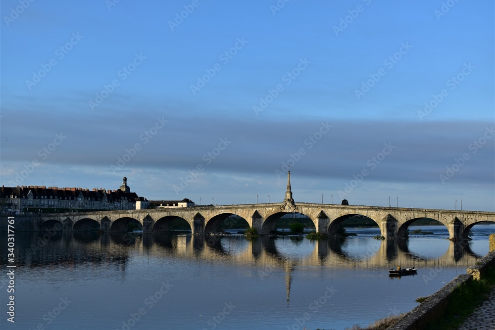Fototapeta premium Pont sur la loire