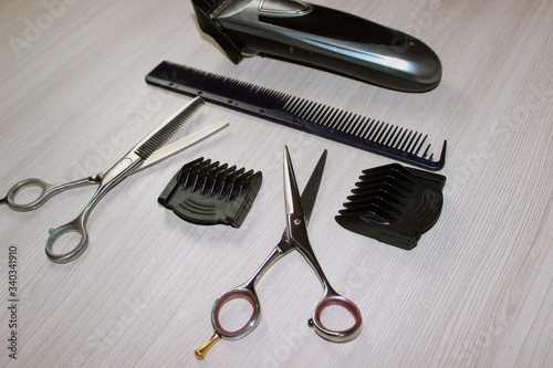 hairdressing scissors with comb