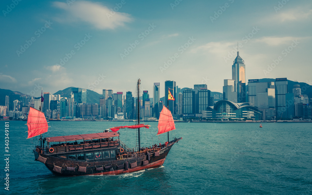 Fototapeta premium Traditional Commercial Boat In Victoria Harbour