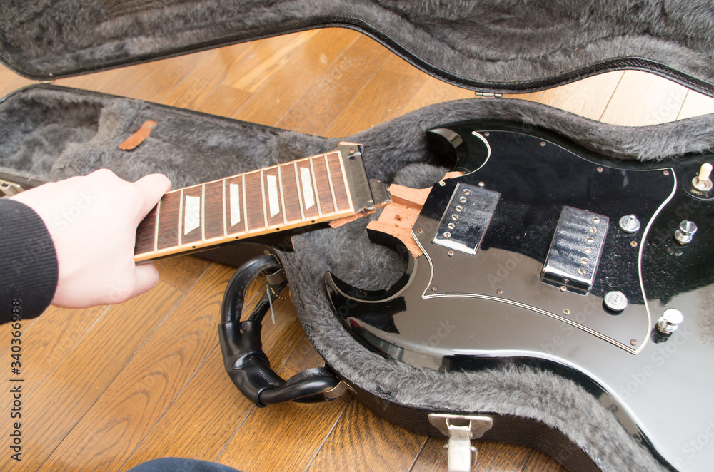 Obraz premium ギター ネック折れ