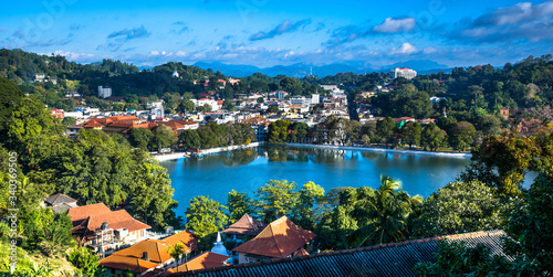 Arthur’s Seat is a popular lookout point southwest of Kandy Lake, just past the Royal Palace Park. It provides a panoramic view across Kandy Lake, Sri Dalada Maligawa, and the city center.