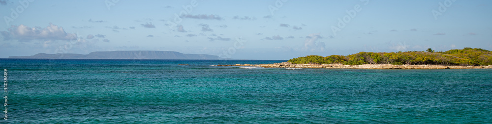 Panorama Ile de la Désirade depuis l'archipel de Petite Terre Guadeloupe France Panorama Ile de la Désirade depuis l'archipel de Petite Terre Guadeloupe France