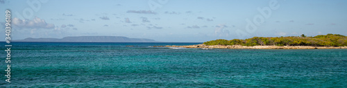 Panorama Ile de la Désirade depuis l'archipel de Petite Terre Guadeloupe France