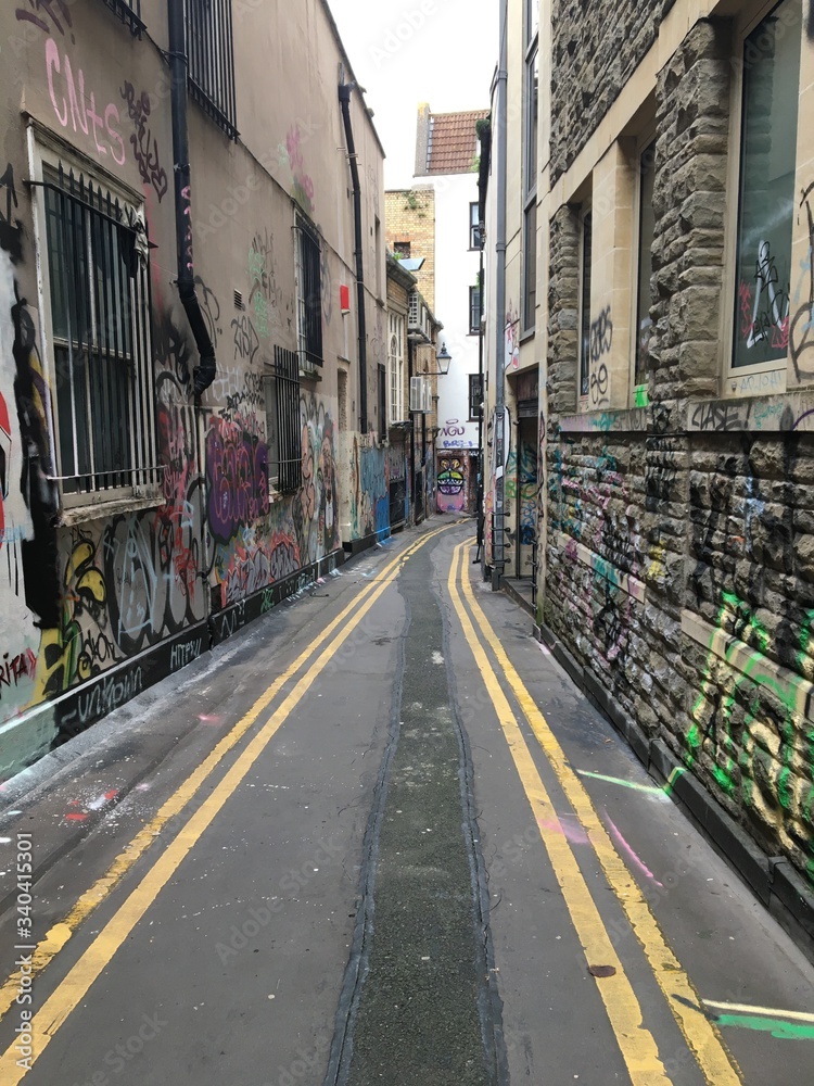 narrow street in Bristol