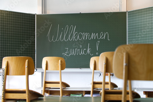 Картината върху платно Willkommen im Klassenraum - Willkommen in der Schule