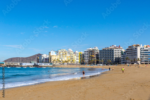 Las Canteras Beach (Playa de Las Canteras) in Las Palmas de Gran Canaria, Canary island, Spain. One of the top Urban Beaches in Europe. 3 km stretch of golden sand is the heart and soul of Las Palmas © katatonia