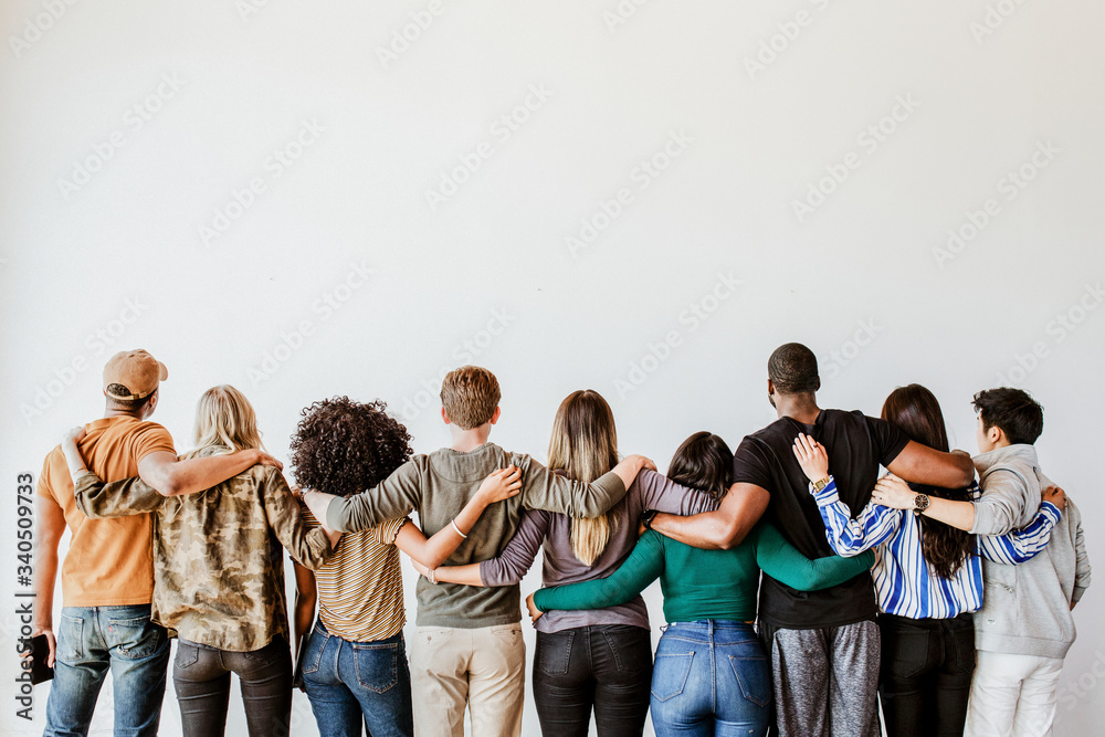 Group of people supporting each other - obrazy, fototapety, plakaty 