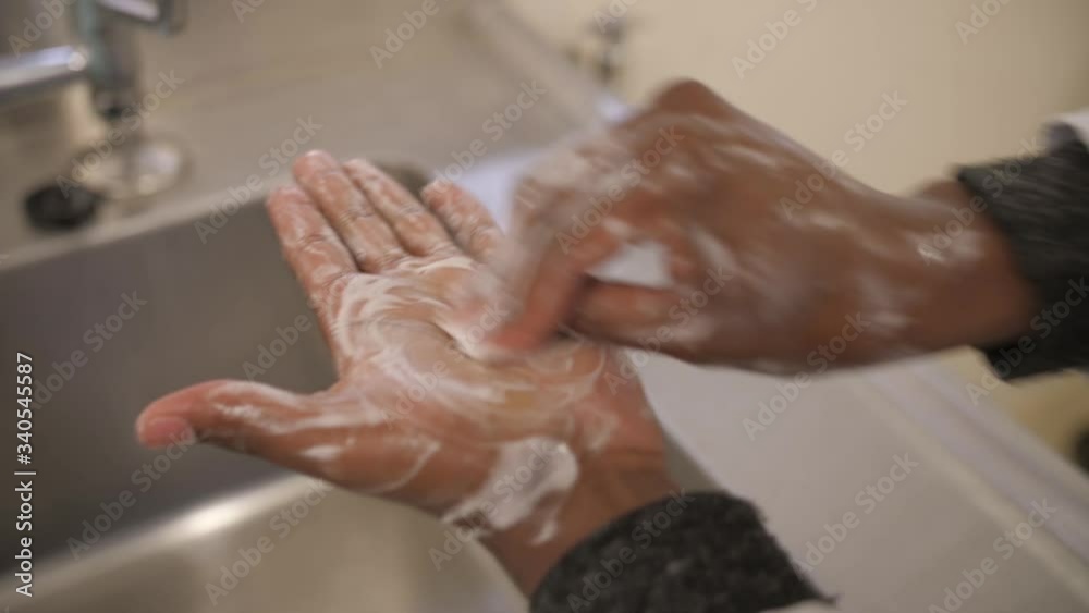 Video „Proper hand washing technique, step 7 Rotational rubbing back
