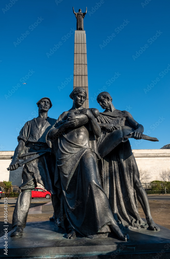 Fototapeta premium Port Sunlight statues