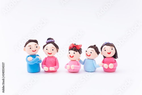 手作り紙粘土人形　核家族　両親と子供