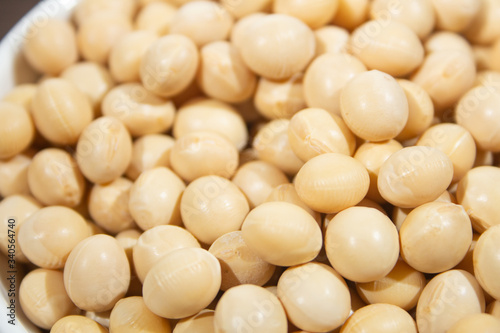 乾燥大豆（乾物、大豆）、日本では味噌の原料、イソフラボンが豊富！