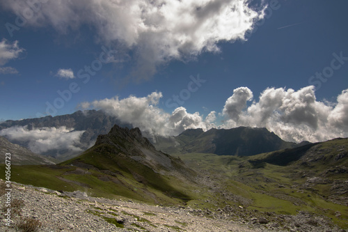 Fototapeta Naklejka Na Ścianę i Meble -  Landscape in Fuente De in Picos de Europa