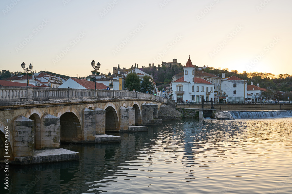 Obraz premium Tomar city view with Nabao river, in Portugal
