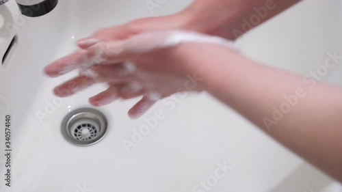 衛生的手洗い Hygienic hand wash