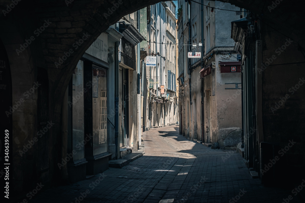 Fototapeta premium Rue Fresque à Nîmes