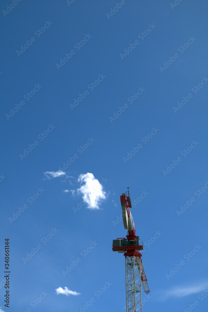 Obraz premium metal crane,building,sky,blue,cloud,white,high, steel, structure,