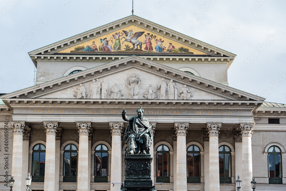 Obraz premium Monumentos y torres de Munich