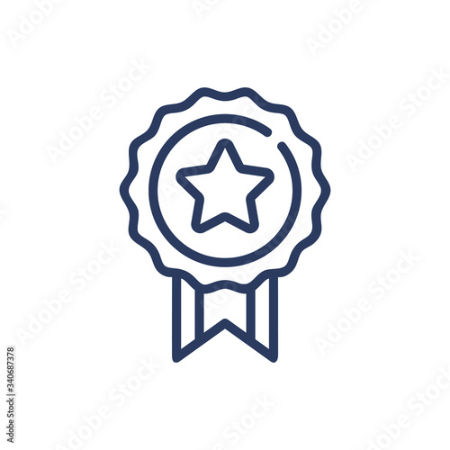 Award medal thin line icon. Star  trophy  prize isolated outline sign. Triumph or achievement concept. Vector illustration symbol element for web design and apps