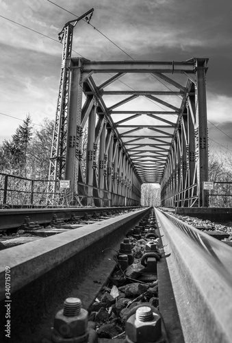 Φωτογραφία old railway bridge