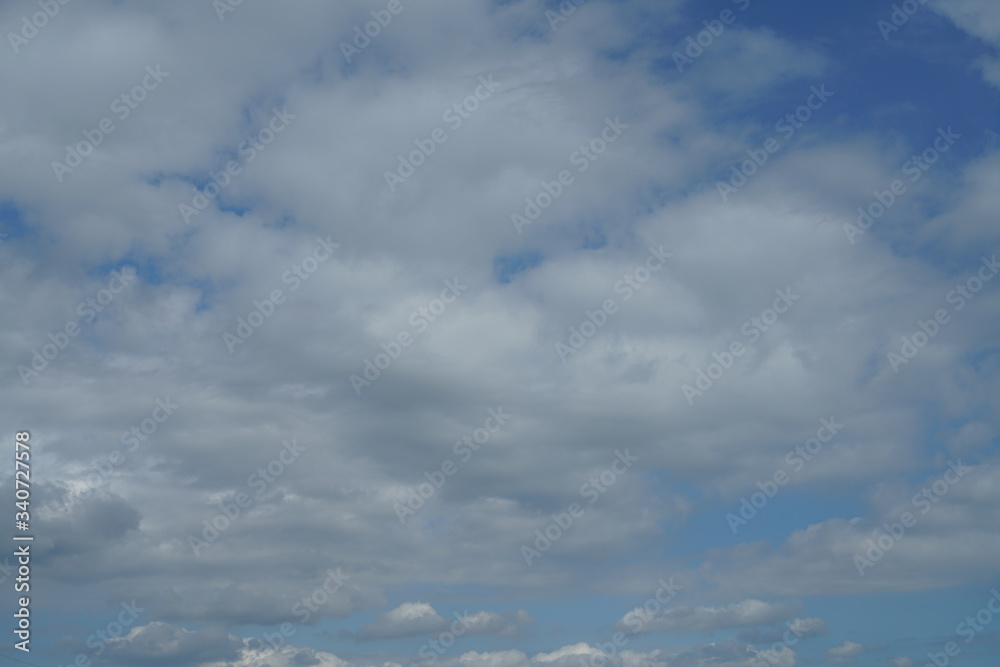 Wolken Himmel ohne Kondensstreifen