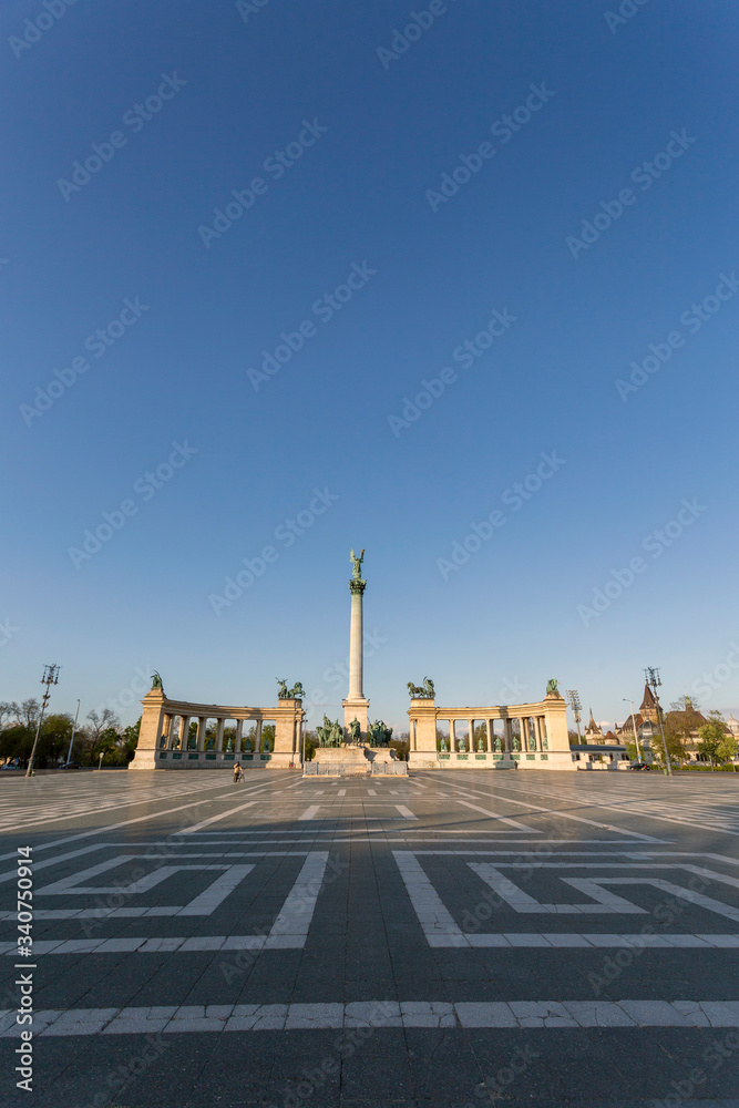 Obraz premium Heroes' Square in Budapest