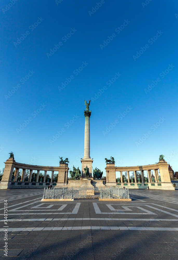 Obraz premium Heroes' Square in Budapest