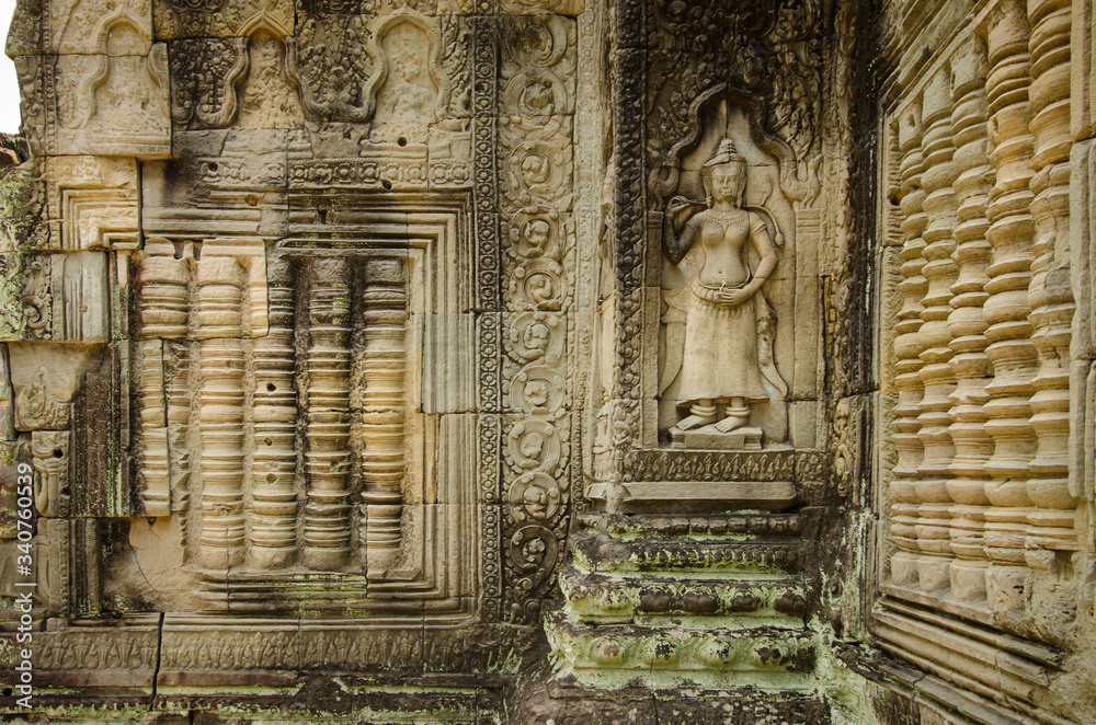 Hindu apsara dancer sculpture in Angkor Wat, Siem Reap, Cambodia Hindu apsara dancer sculpture in Angkor Wat, Siem Reap, Cambodia