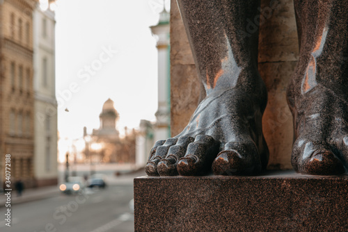 Картината върху платно SAINT PETERSBURG, RUSSIA - 15 APRIL 2020: sculpture of the Atlanteans near the Hermitage in St Petersburg