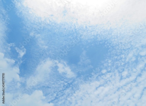 日本の田舎の風景 6月 青空と雲