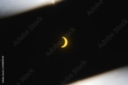 El martes 2 de julio de 2019 se produjo un eclipse solar total que fue visto a lo largo del océano Pacífico, en Chile y, al atardecer, en Argentina. En esta foto se aprecia el eclipse parcial.