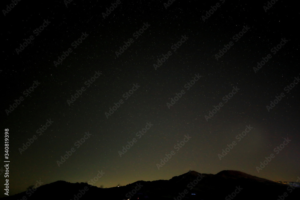 Fototapeta premium 밤 하늘의 아름다운 별