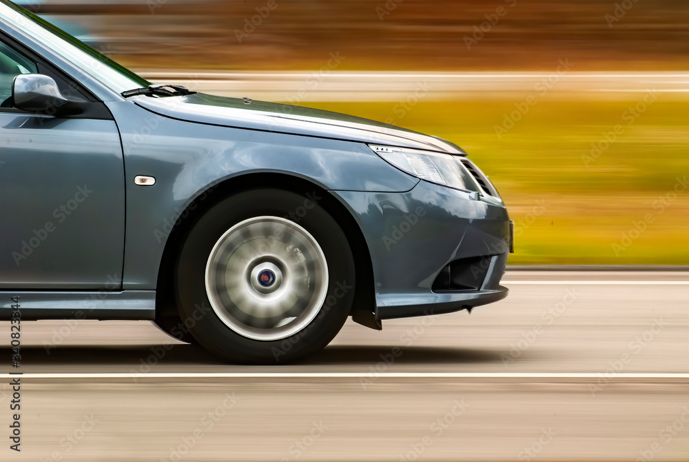 Obraz premium fast car on the road