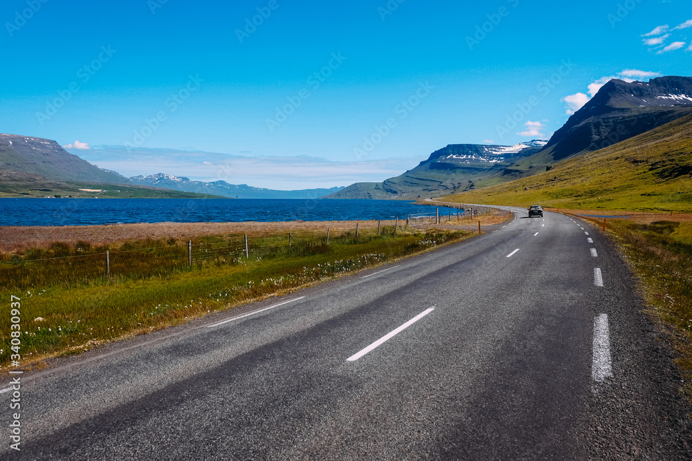 Naklejka premium number one asphalt road in iceland