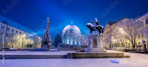 Konstfotografi Szechenyi square in winter in Pecs, Hungary
