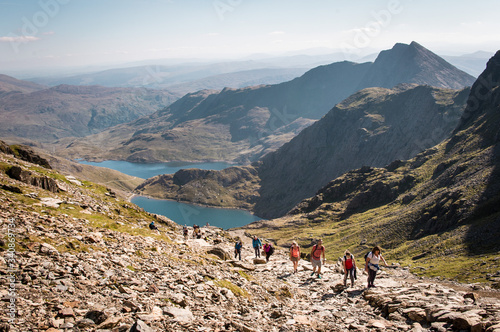 Canvas Print People walking up Mount Snowdon in Wales