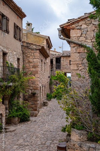 Fototapeta Naklejka Na Ścianę i Meble -  Panoramic view of Siurana village in Catalonia, Spain