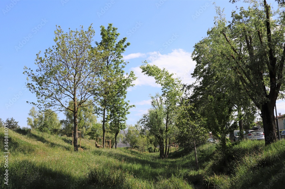 Le parc Bourlione à Corbas, grand espace vert - Ville de Corbas - Département du Rhône - France Le parc Bourlione à Corbas, grand espace vert - Ville de Corbas - Département du Rhône - France