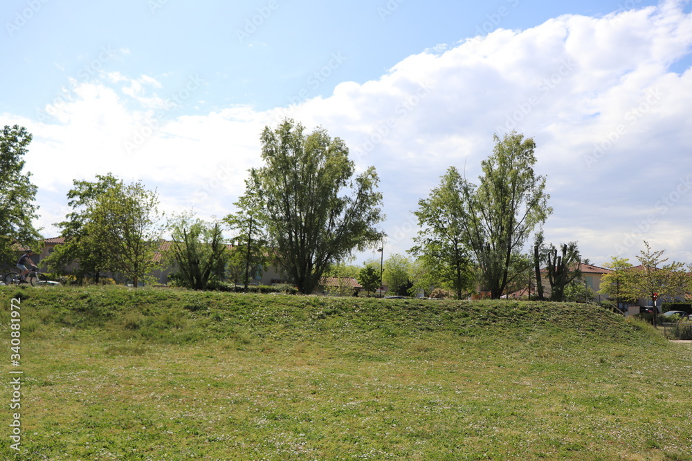Le parc Bourlione à Corbas, grand espace vert - Ville de Corbas - Département du Rhône - France Le parc Bourlione à Corbas, grand espace vert - Ville de Corbas - Département du Rhône - France