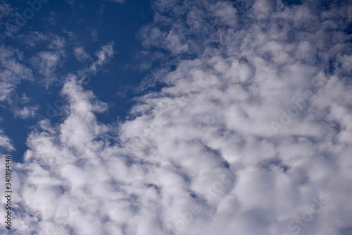 Fototapeta Naklejka Na Ścianę i Meble -  Bright morning clouds and beautiful cloudscape
