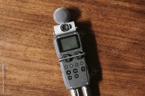 Tableau sur toile Sound recorder for a podcast