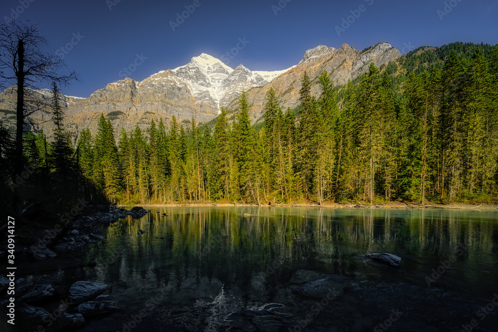 Mount Robson and Whitehorn Mountain, Kinney Lake,Jasper Alberta Kanada