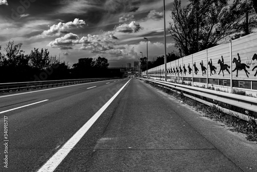 Highway Vienna corona time