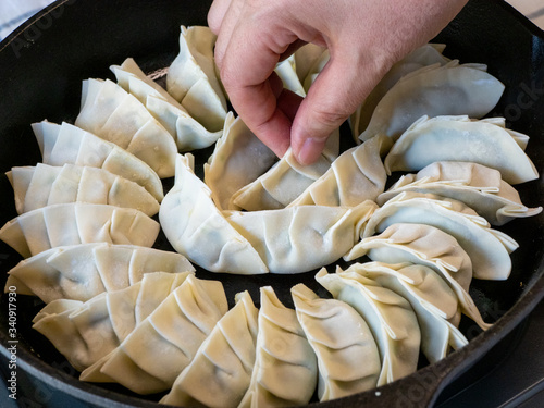 餃子の作り方 手作り焼き餃子