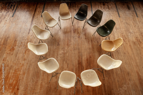 Foto Empty chairs in circle
