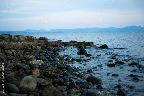 石の海岸 © kodama design studio