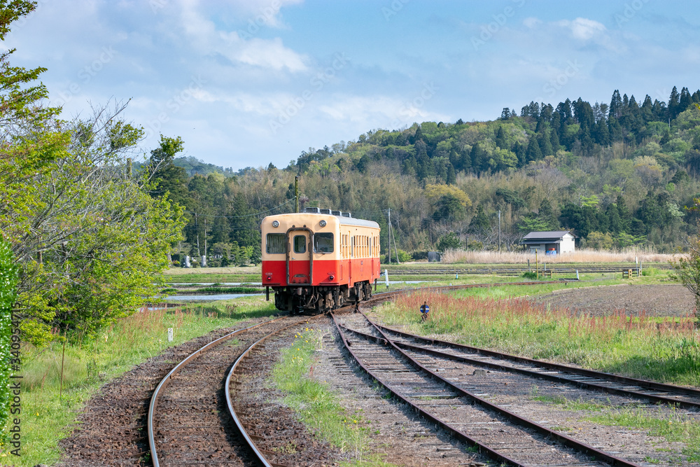 Naklejka premium 上総鶴舞駅付近の小湊鐵道 千葉県市原市 日本
